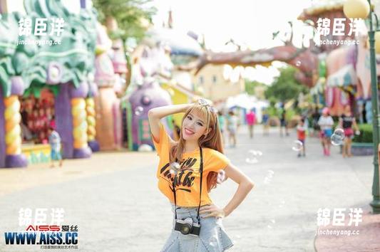 一边维修一边拍照，爱丝的原图写真有点出乎意料，哈哈！