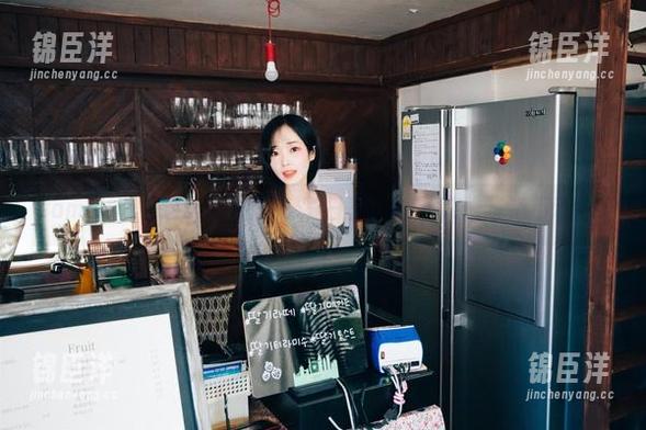 Bambi(밤비)这次又血拼了：夏日圣诞女孩图包，永远不闭嘴！