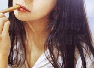 GIRLT果团网 – 看，甜Abby！她的美图适合做成整面墙的“温柔”壁纸