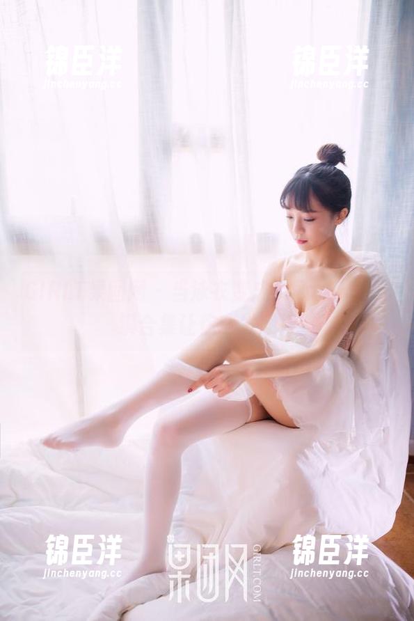 GIRLT果团网 - 当泳衣变成小心机，莫雅淇合集让你愈发期待