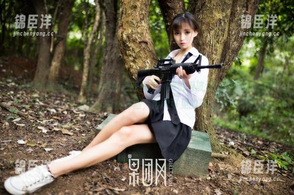 GIRLT果团网 - 裴希西的最新花嫁，我觉得被这裙摆给征服了，分享一点小体验，肉眼可见的美。