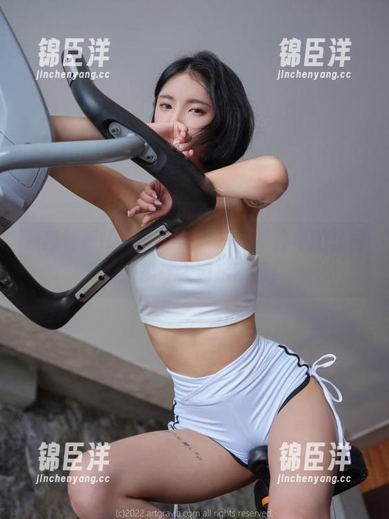 从网袜看Hyoyeon(김효연)，简单的套图资源却让人遐想不断！