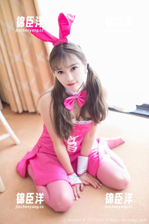 IMiss爱蜜社 - 这是SOLO-尹菲的真实写照啊——她和那件礼服，我们的关系太复杂，哈哈。