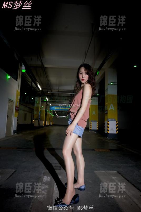 MSLASS梦丝女神 - 玥玥在工厂的旗袍图集：工业风VS传统美，谁更惊艳？