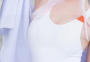 Momoko葵葵的双人写真，下载完谁敢说不合拍？