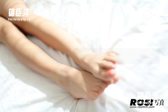 这就是ROSI图册里的翘臀新定义，目瞪口呆吗？