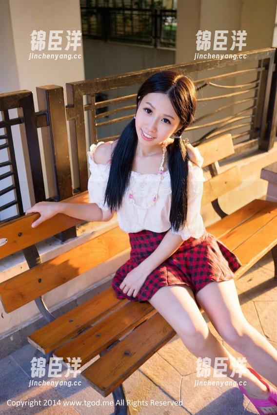 TGOD推女神 - 雪瑞Lisa的图集快闪：透明？那是她的“定制风”！