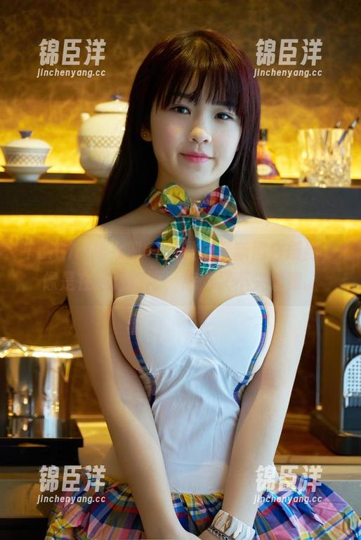 TuiGirl推女郎-赵惟依 TuiGirl推女郎 - 赵惟依最新黑白摄影,像是在窗边听雨,意外又不失优雅。