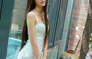 UGirls尤果网 – 尤娜娜的写真时刻，花嫁风，让人忍不住想入非非的图包。