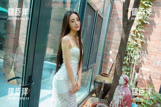 UGirls尤果网 - 尤娜娜的写真时刻，花嫁风，让人忍不住想入非非的图包。