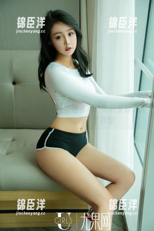 UGirls尤果网 - 原图解码：眼镜穿越了张小西Ann的每一个神情