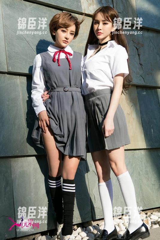 UGirls尤果网 - 毛COCO短裤全套写真，光影交错之间，她的每一夹击都是对短裤的致敬！