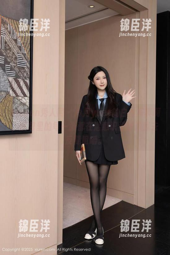 Xiuren秀人网 - 冷月yuer的白丝写真啊，图包里的每一张都在潜意识里呼唤我去反复咀嚼。