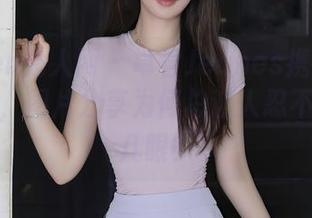 Xiuren秀人网 – 卓君Jeanes携眼镜大放光彩，图片分享为何总让人忍不住多看几眼？