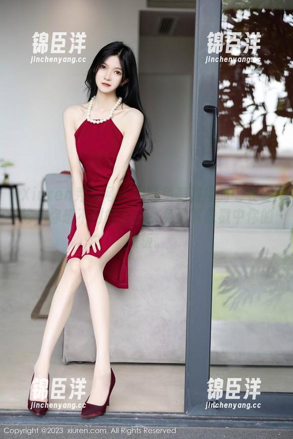 Xiuren秀人网 - 月野兔美妞摆的毛衣姿势，你想不到的角度，免费下载戳中你的短板。