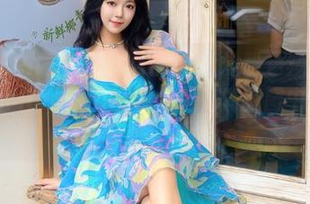 Xiuren秀人网 – 不同维度的粉色：让玛鲁娜Manuela带领你在高清套图中迷失吧！