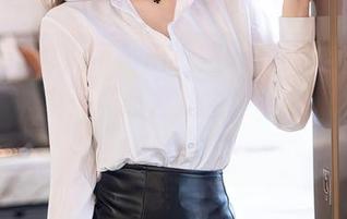 Xiuren秀人网 – 田小燕Vicky的海边图片，海浪说：“我才是主角，我可不想被晒黑！”