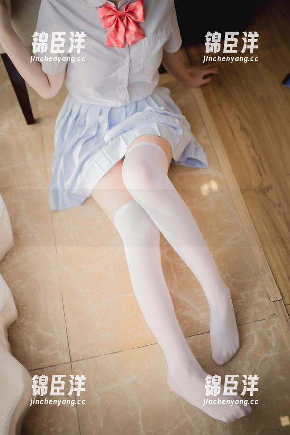 被Yoko宅夏的女神崇高气质征服的我，只能感慨一声，照片封神，坐地厉害。