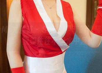 YouMi尤蜜荟 – SOLO-尹菲的泳装写真集，貌美往往不如水中反射
