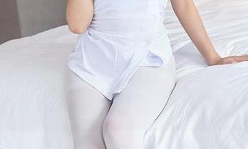 YouMi尤蜜荟 – 说好要介绍内衣，却不小心陷入井上雪樱的写真图集里，有点小尴尬呀。