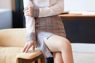 YouMi尤蜜荟 – 在娇喘JC礼服写真集里，发现自己也不知道在找啥…下载随便了！