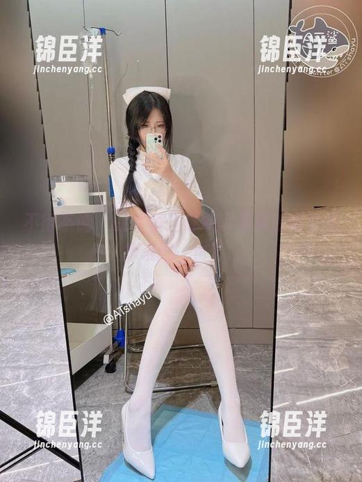 不得不说，at鲨鱼连体衣写真真的吸引我的眼球，也许...