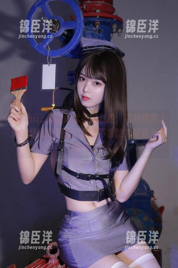 fushii_海堂的水手服私拍，某种程度上的一场视觉游戏，套图不靠脸为何这么有吸引力？