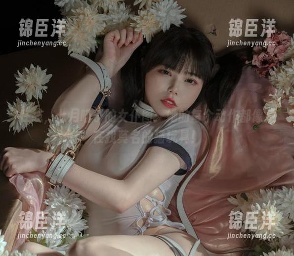 在线，七月喵子的女仆图：她的每个动作都像是在找莫名的猫玩具！