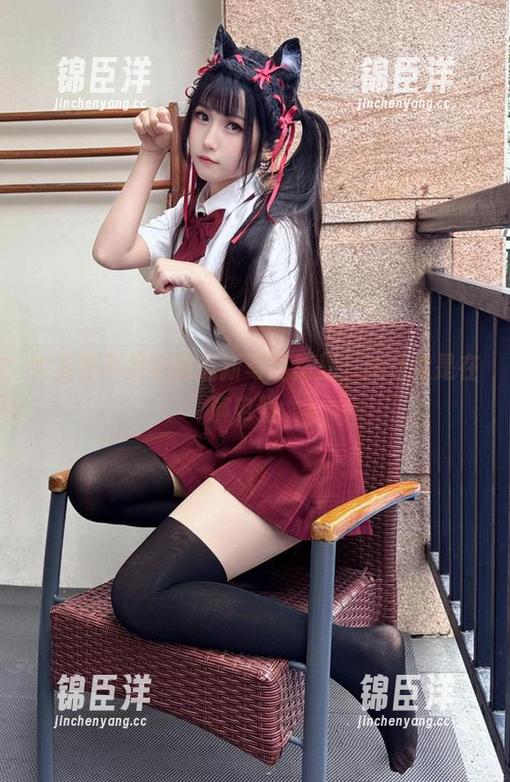 女友在不呆猫的最新写真集里，感觉像是在演电影。