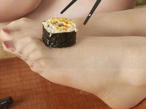 丽柜 – 蕊蕊带你看：莲池福利写真，清丝了解一下？