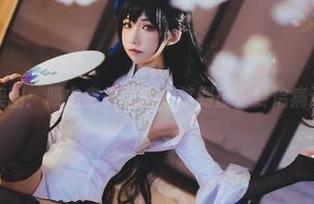 乖乖衣宝的美图：吸血鬼护士服，这到底是要治病还是怕被啃？