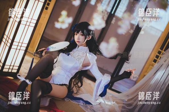 乖乖衣宝的美图：吸血鬼护士服，这到底是要治病还是怕被啃？