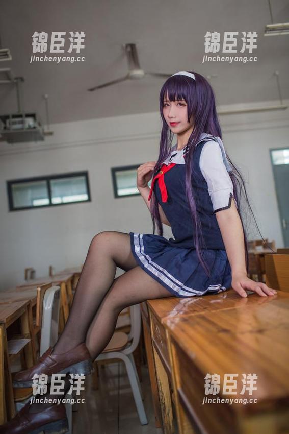 九曲Jean的厨娘cos，有种料理的冲突感，看完分享只想点外卖…