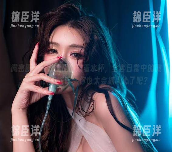 微密圈 - 茶几上静静放着水杯，全套日常中的微小碎片：于芷晴，你也太会抓人心了吧？