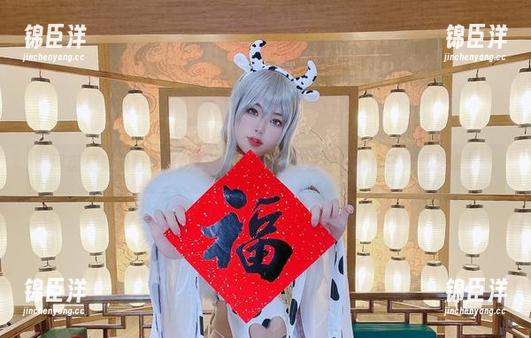 网盘里竟藏着你烨烨的眼镜合集，谁让它那副样子如此抢眼！