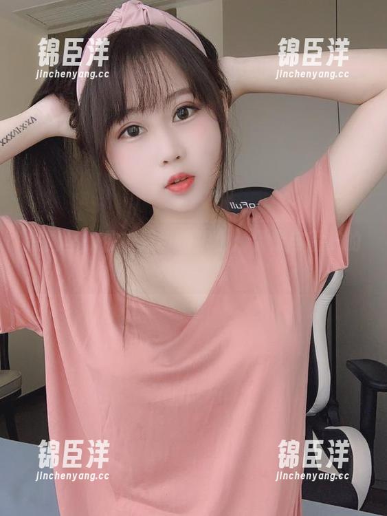 原图里的依依超级懒护士：偶像与医护的微妙碰撞