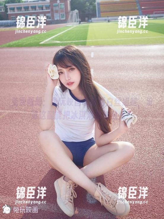 免费图册：兔玩映画带你看白丝细腿，没准这腿能把冰淇淋都给融化！