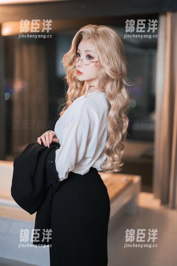 凉凉子的龙年埃吉尔图集，这资源好像有点意思