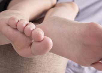 南国足艺 – 佛系看图：冉冉的肉丝脚免费照片，一定要带上你的想象力！
