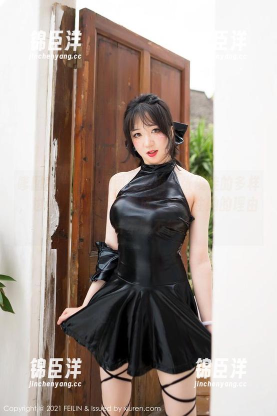 嗲囡囡 - 一张原图竟能揭示张俊佳的多样，也许，今后吊带就成了我关注她的理由，照片不服不行。