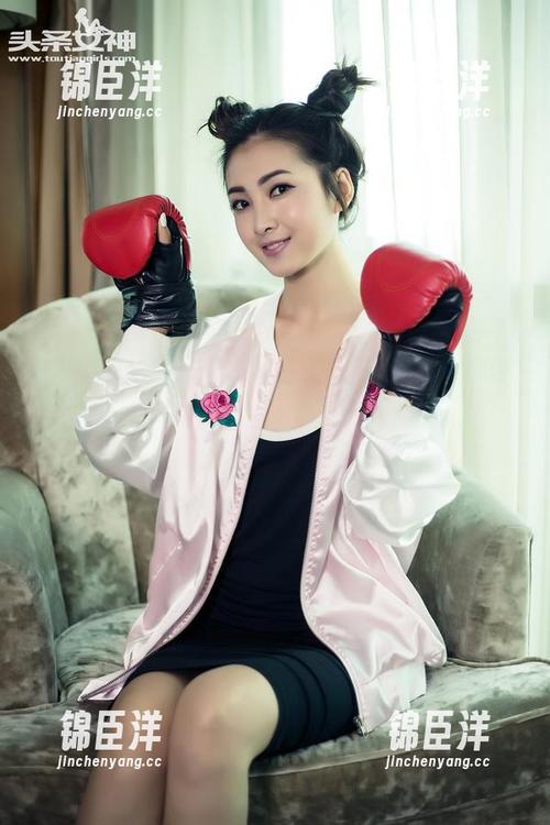头条女神 - 迷失在玄子定制的“和风花与蛇丝蜜VIP版”，谁在乎？