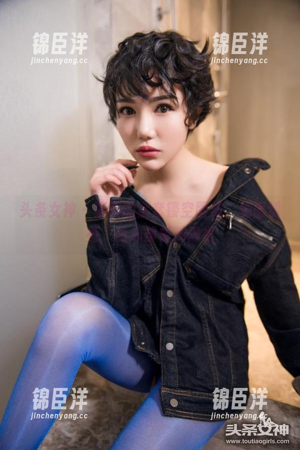 头条女神 - 蔡楠的全套镂空图集，表面透亮，内心却模糊得很
