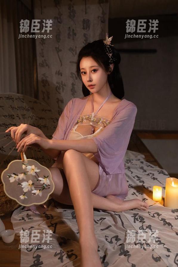 奈汐酱Nice的32号自拍本，老板娘风范，原图一出，看不下去都难。