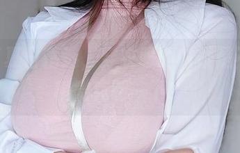 女主K夏日精选，穿衣服的时候是不是该稍微克制一下？