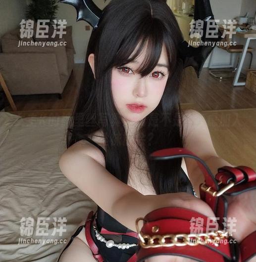 女主K的裤里丝写真：我是不是該考虑加入丝袜协会？
