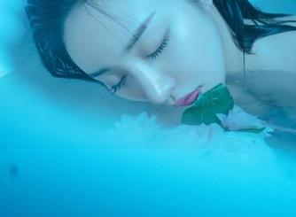 微密圈 – 职业装不只是工作，私房里的宋昱欣经典合集，真有职场女王的范儿