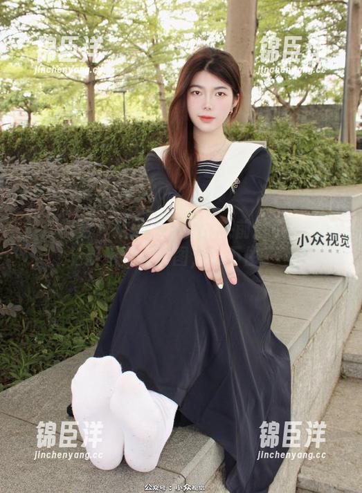 小众视觉 - 从平底锅到镜头前：小琳儿的厨娘写真套图，喂不住了