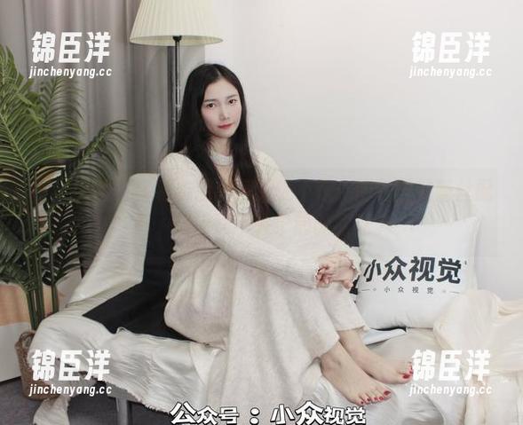 小众视觉 - 小薯条的私房无处不在：图包里的蕾丝配色，俏皮又不失宁静的韵味。