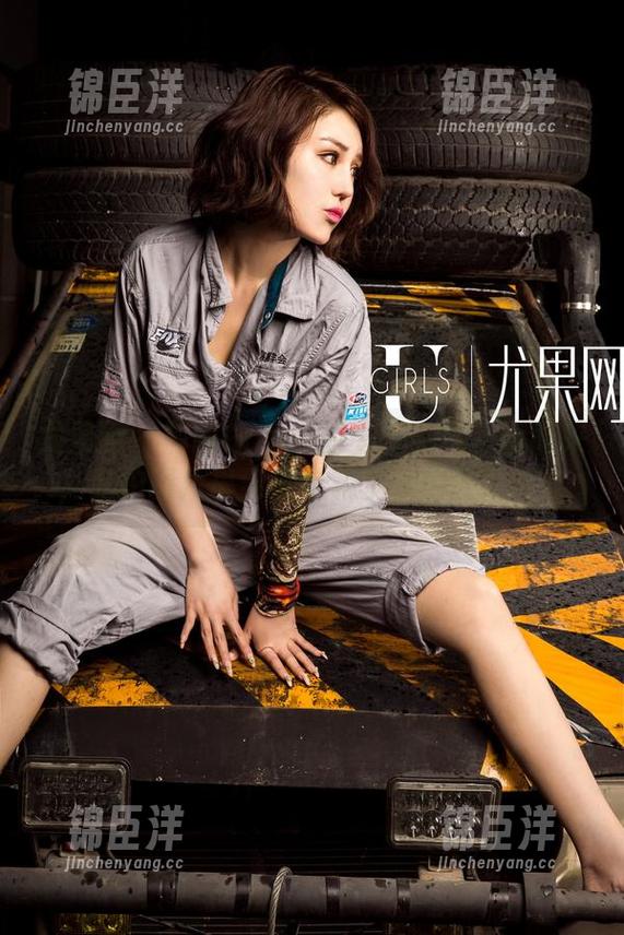 尤果网 - 郝晴Grace的圣诞香气扑面而来，私拍图片里到底隐藏了多少惊喜呢？