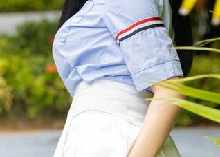 尤蜜荟 – 周琰琳LIN黑白琴音图集：别问，快翻